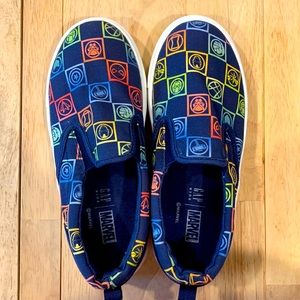 Kids Marvel slip on tennis shoes